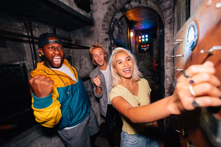 Experience the excitement of solving puzzles with friends as you navigate through themed rooms making lasting memories and enjoying a unique adventure in Orlando's immersive escape games.